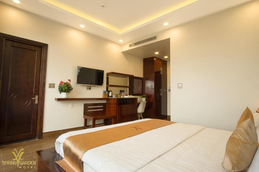 Spring Garden Hotel Lk Long Khanh Bagian luar foto