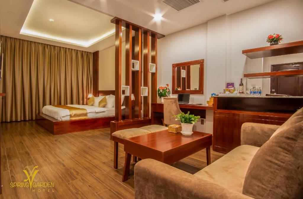 Spring Garden Hotel Lk Long Khanh Bagian luar foto