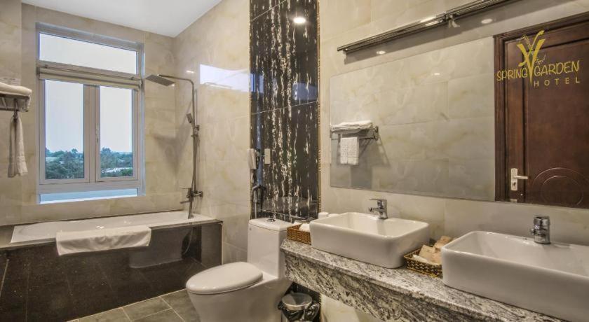 Spring Garden Hotel Lk Long Khanh Bagian luar foto